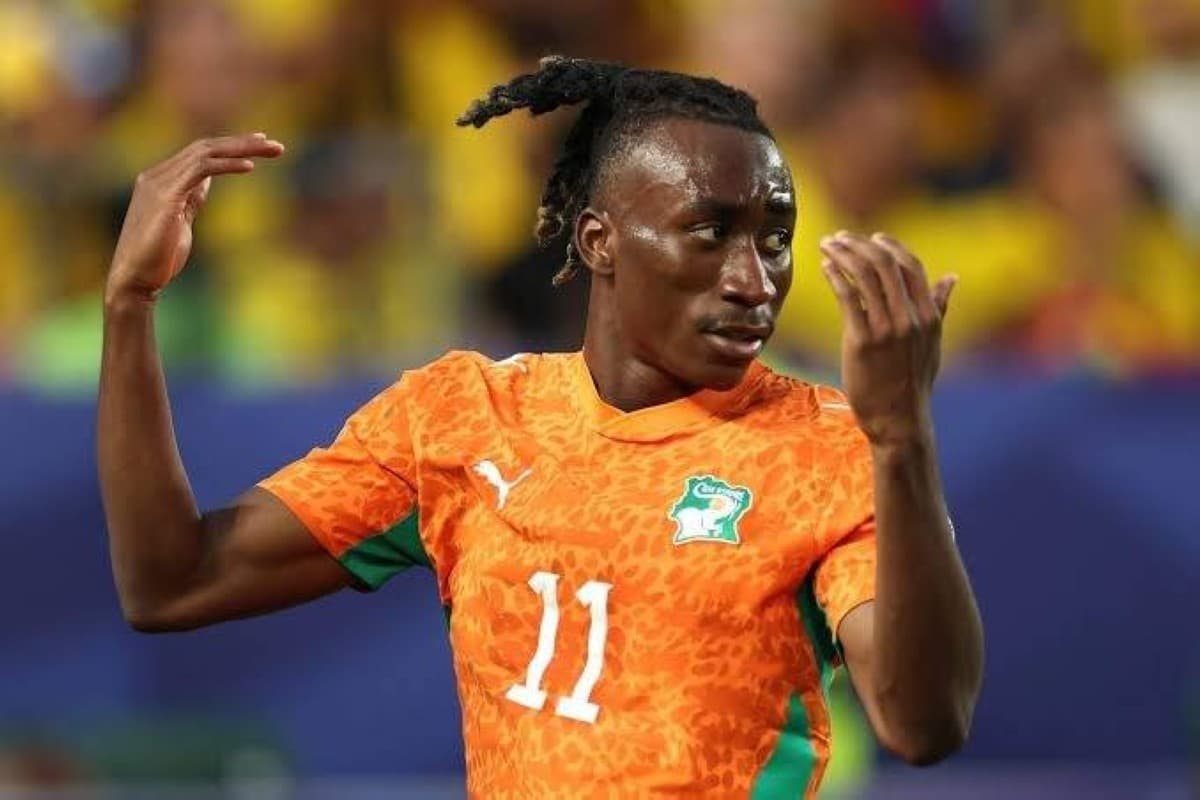 Young Ivorian winger Yan Dioumande in action for Ivory Coast at the 2026 World Cup.