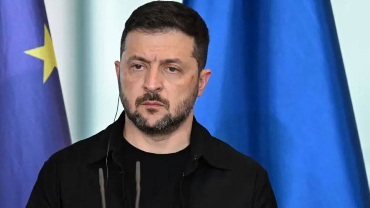 Ukrainian President Volodymyr Zelensky delivering a video address to the Ukrainian people warning of impending large-scale Russian attacks.