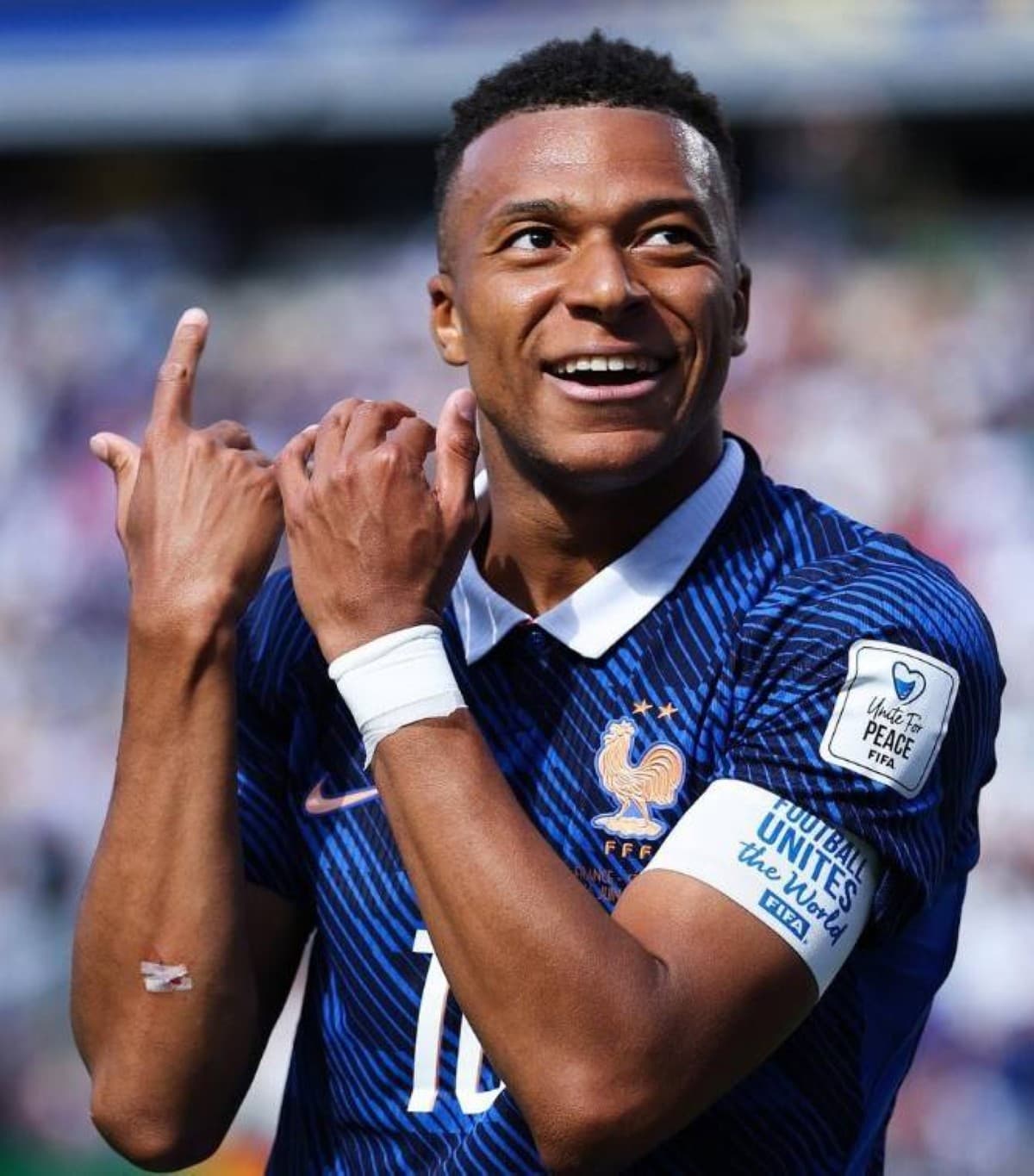 Kylian Mbappé in action during a FIFA World Cup 2026 match.