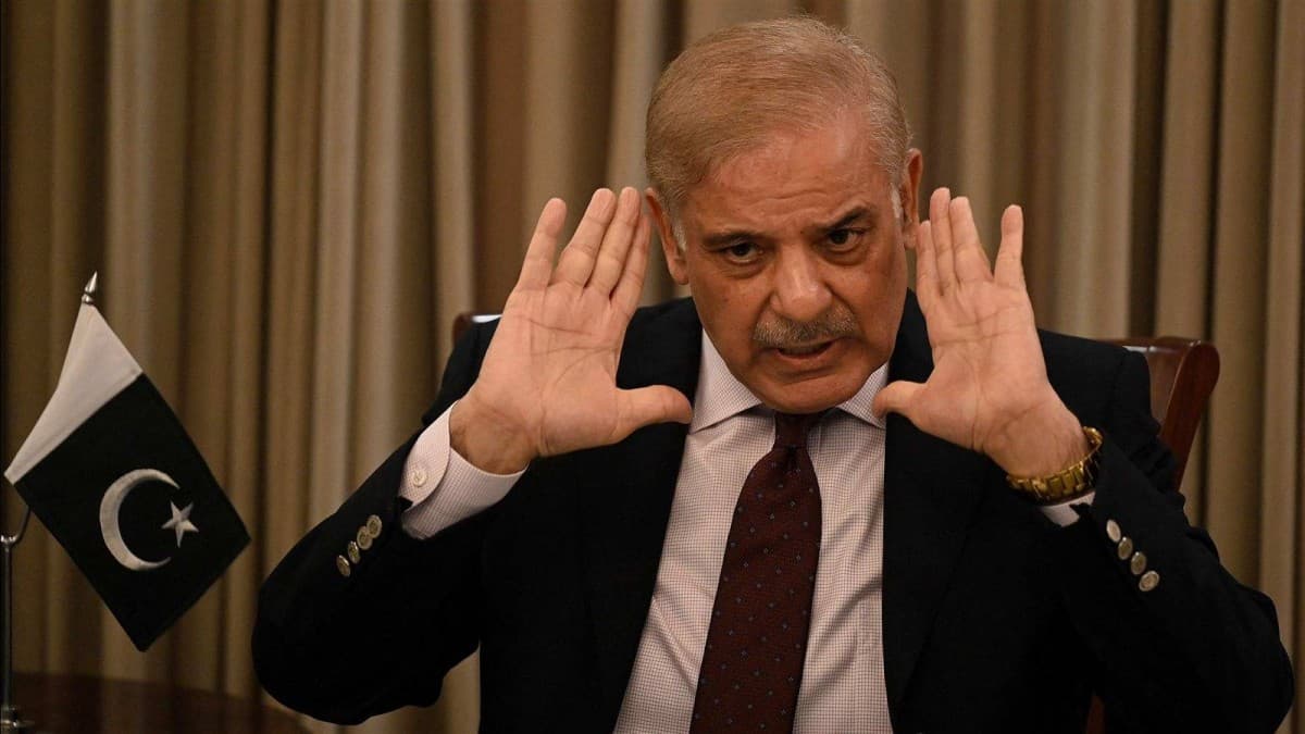 Pakistani Prime Minister Shehbaz Sharif speaking at a press conference in the context of the US-Iran memorandum of understanding negotiations.
