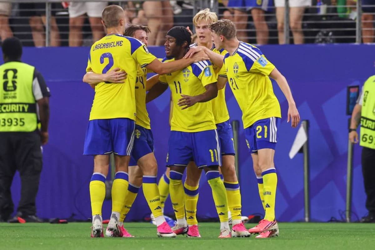 A general view of a 2026 World Cup group-stage match as teams compete for third-place qualification spots.