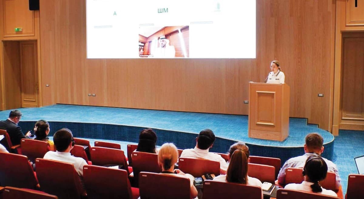 Officials from the National Archives and Library participate in a virtual training session with specialists from the Presidential Archive of Kazakhstan.