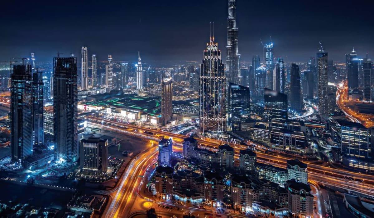 A digital visualisation illustrating real-time population data and AI analytics underpinning Dubai's 'Dubai Residents Now' urban management platform.