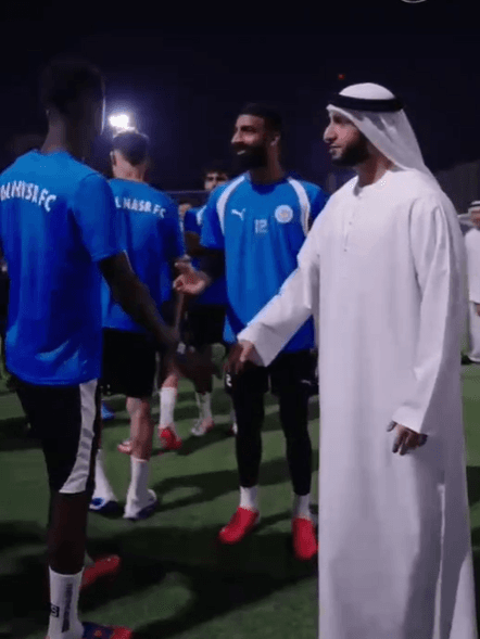 Sheikh Rashid bin Hamdan bin Rashid Al Maktoum meeting with Al Nasr Sports Club football players during pre-season training.