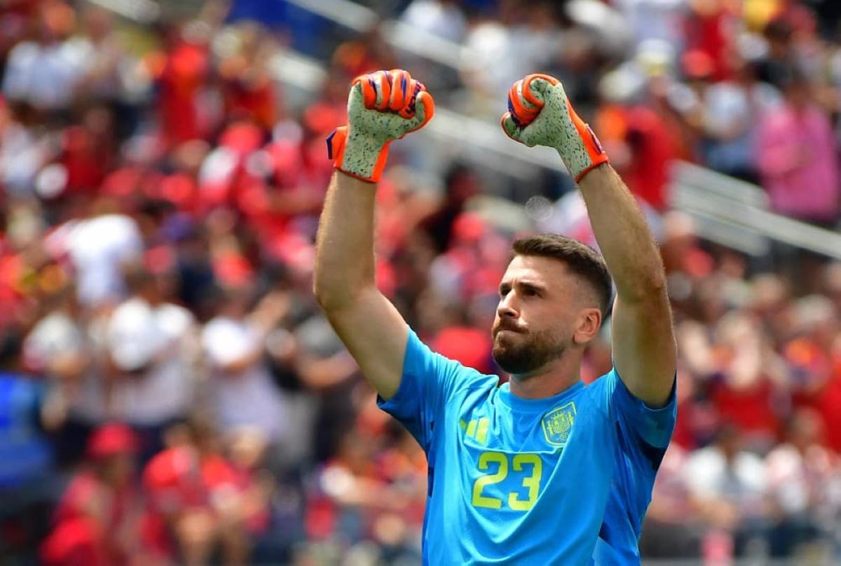 Spain goalkeeper Unai Simón celebrates a clean sheet during Spain's 3-0 victory over Austria at the 2026 World Cup.