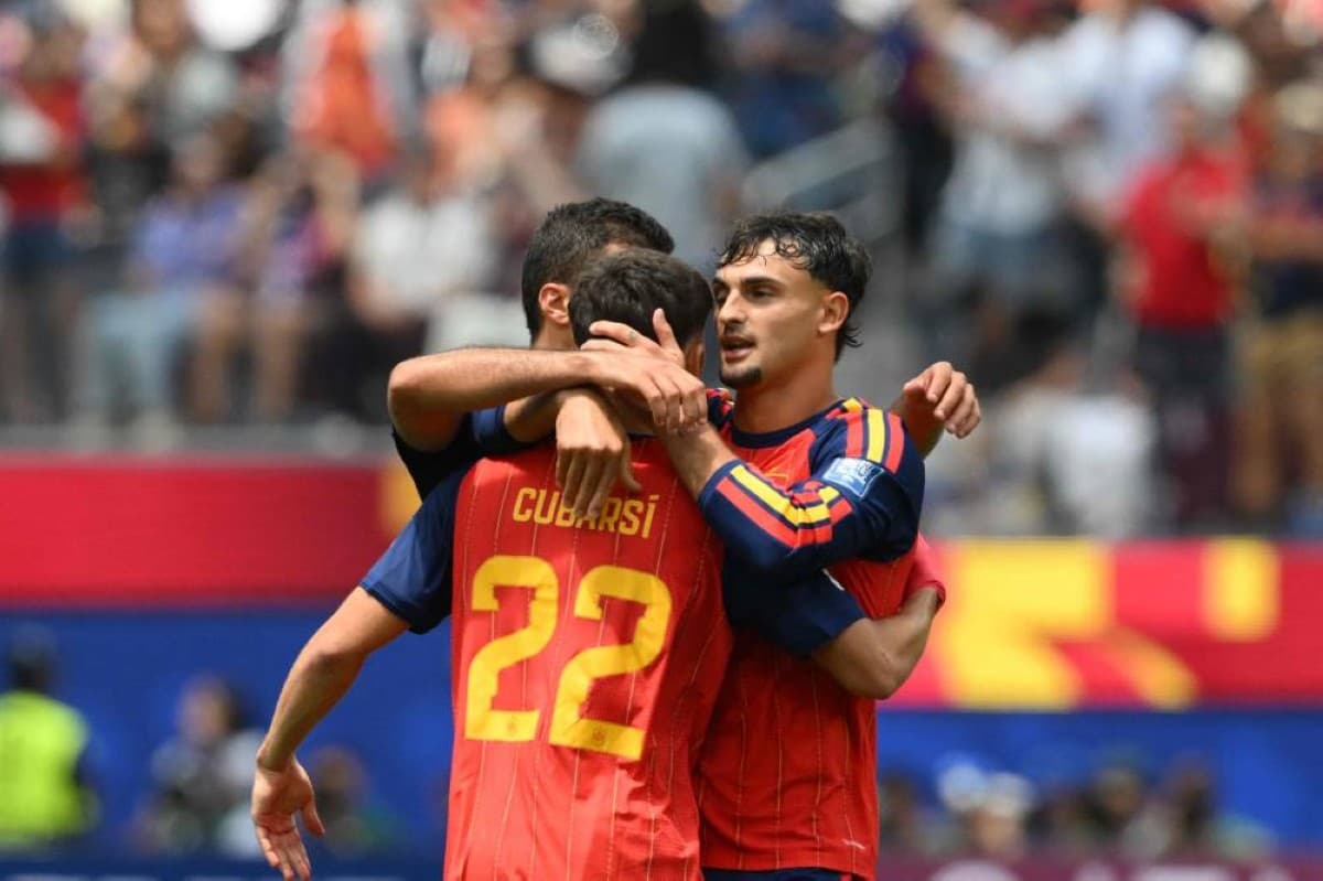 Spain players celebrate a goal against Austria during their 2026 World Cup match, with the left flank proving decisive in a 3-0 victory.