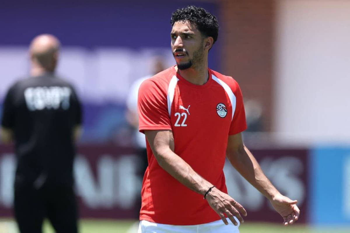 Egypt and Australia players on the pitch ahead of their 2026 FIFA World Cup round of 32 match at a Los Angeles stadium.