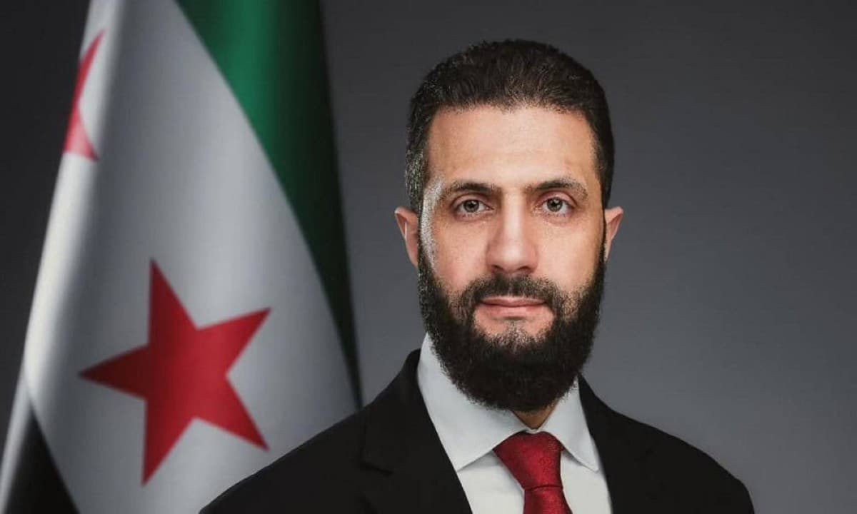 Syrian President Ahmed al-Sharaa meeting with French President Emmanuel Macron in Damascus.