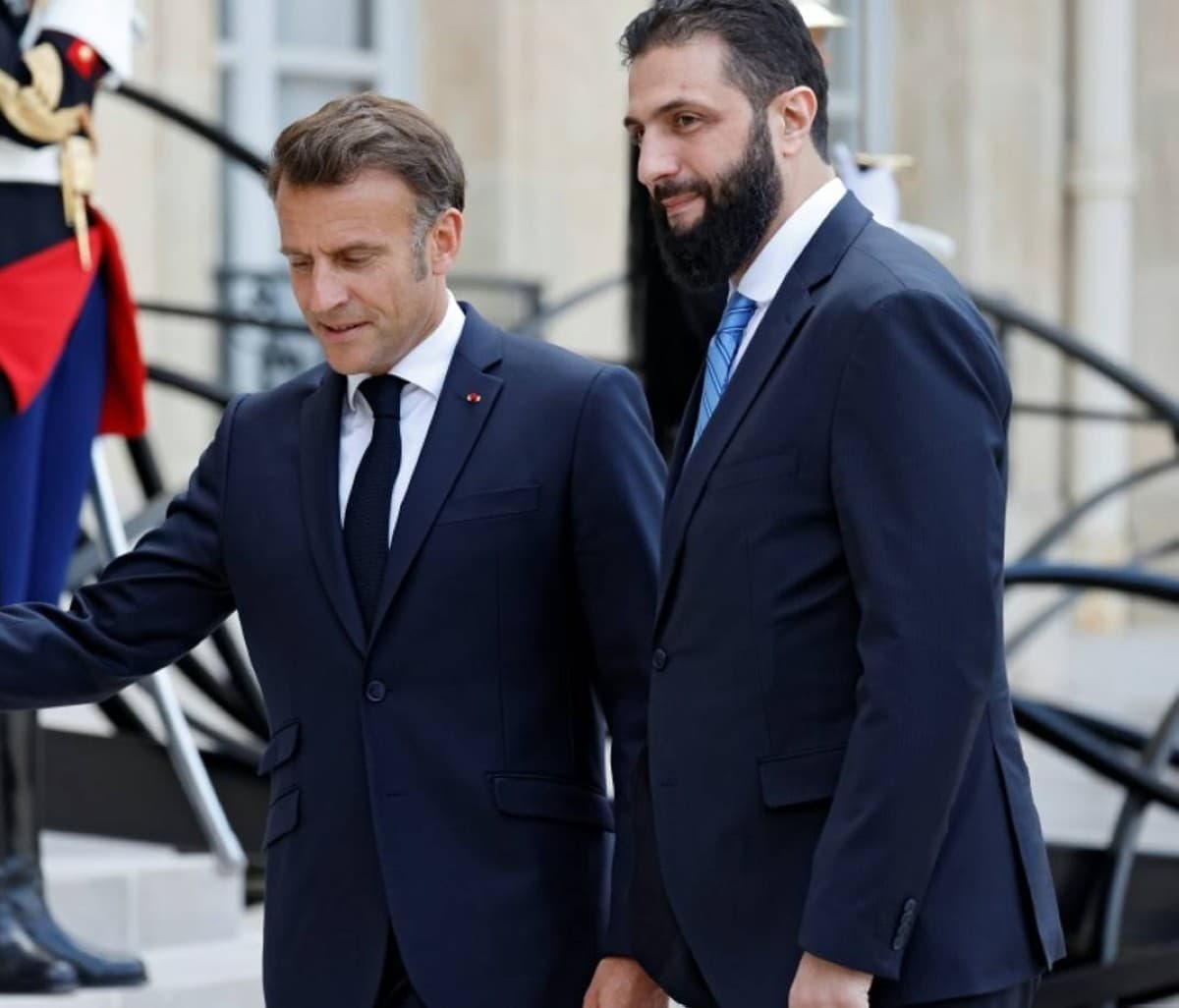 French President Emmanuel Macron and Syrian leader Ahmed Al-Sharaa visiting the Umayyad Mosque in Damascus.