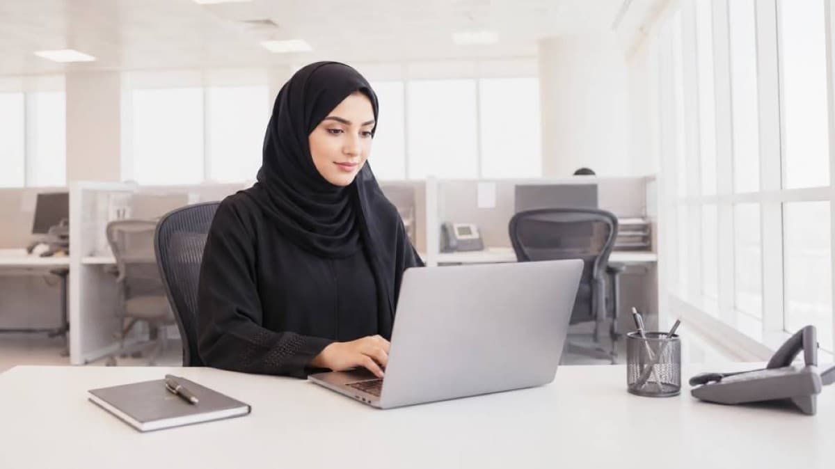 Abu Dhabi government officials and Microsoft representatives at the launch of the Pioneer Employee AI programme.