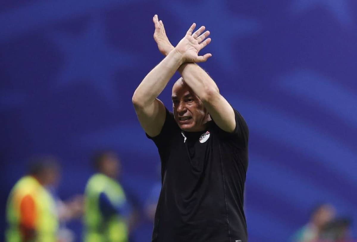 Egypt coach Hossam Hassan gesturing toward the referee during Egypt's 2026 FIFA World Cup Round of 16 match against Argentina.