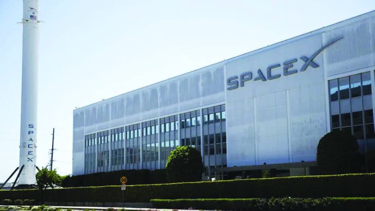SpaceX rocket on a launch pad, representing the company's market debut following its record initial public offering on Wall Street.