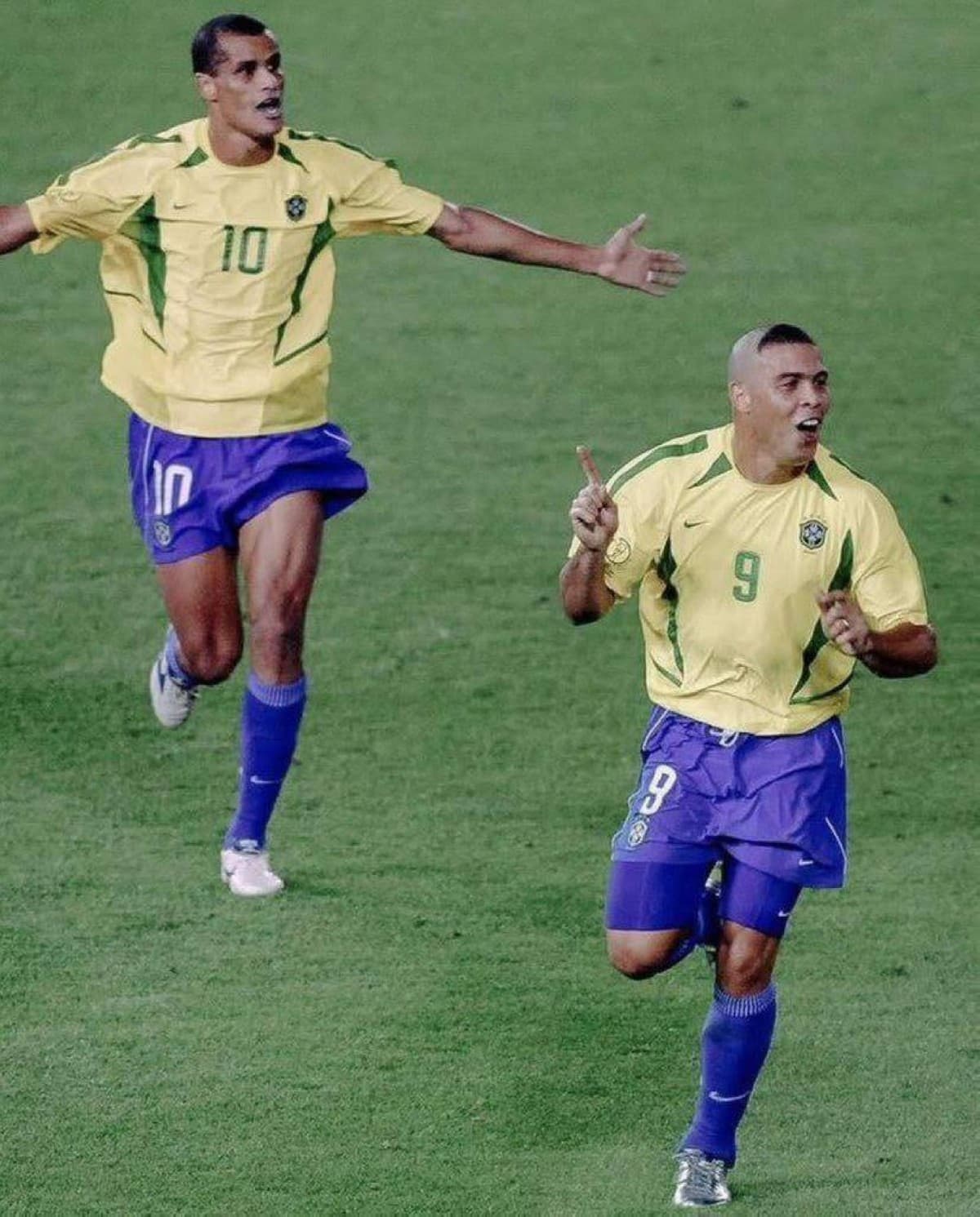Kylian Mbappé and Ousmane Dembélé celebrating during France's 2026 World Cup campaign.