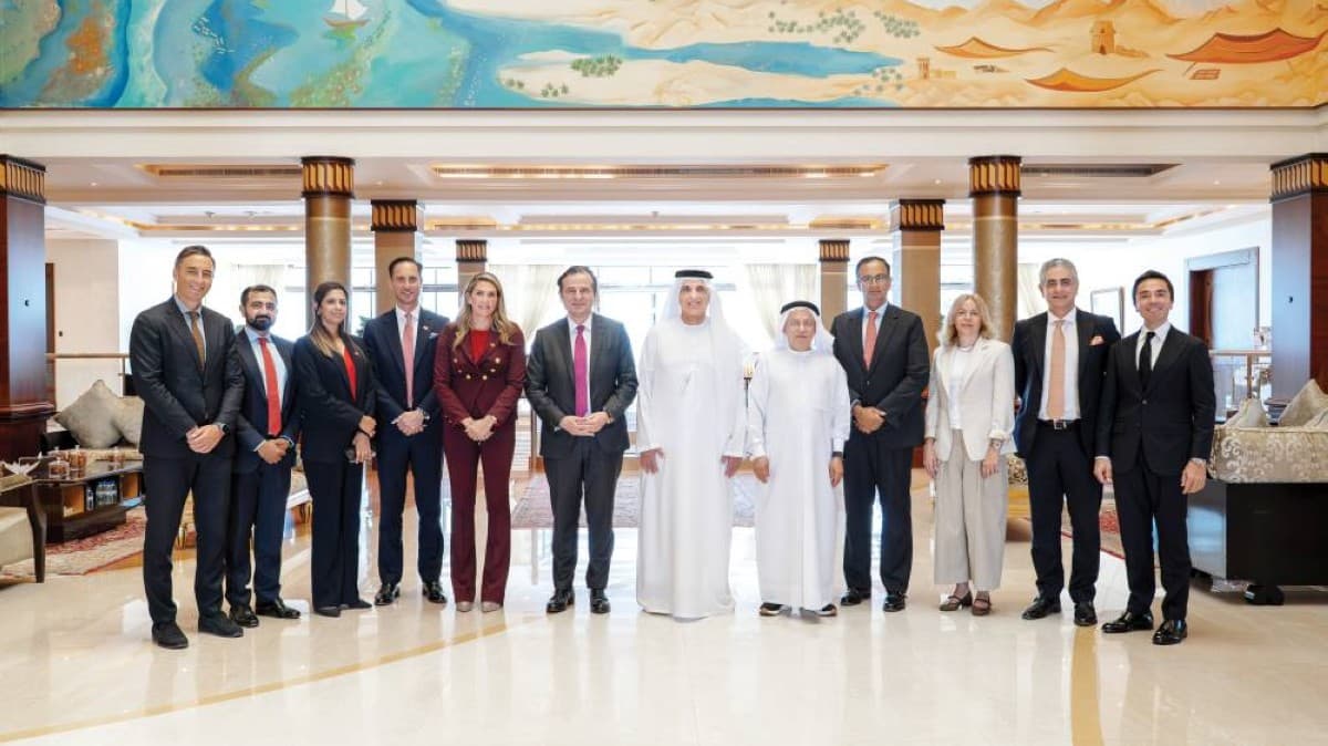 Sheikh Saud bin Saqr Al Qasimi receiving the delegation from the National Bank of Ras Al Khaimah and Mastercard at his palace in Saqr bin Mohammed City.