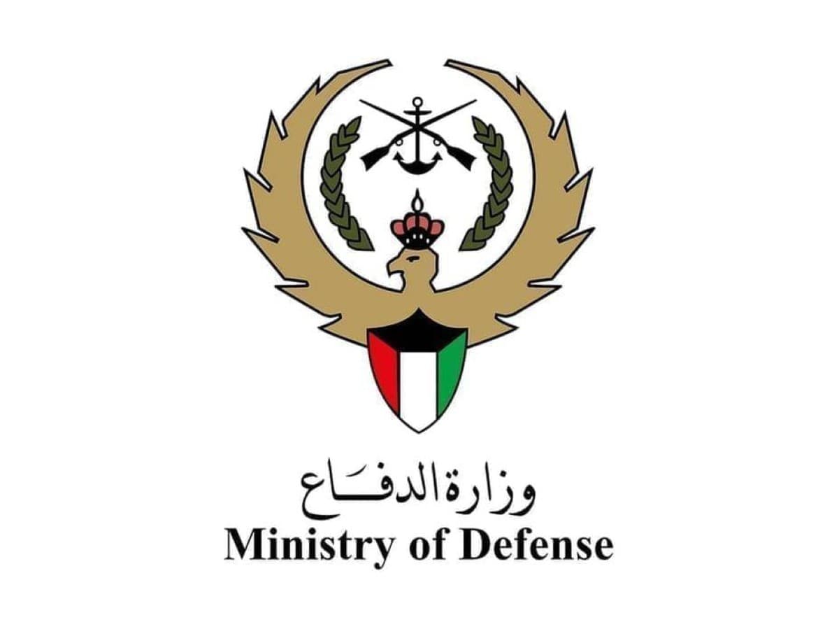 Kuwaiti armed forces personnel monitoring airspace during the interception of Iranian missiles and drones.