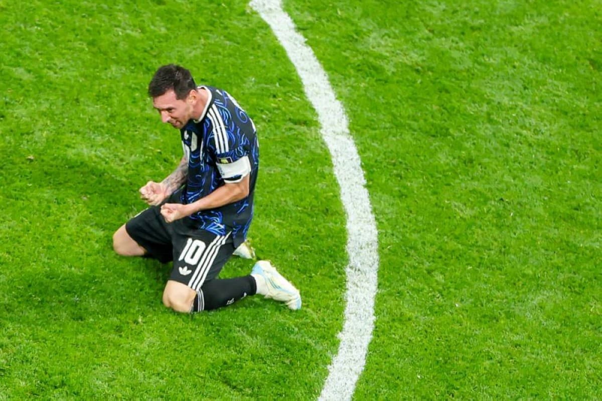 Lionel Messi celebrates with Argentina teammates after their 2-1 semi-final victory over England at the 2026 World Cup.