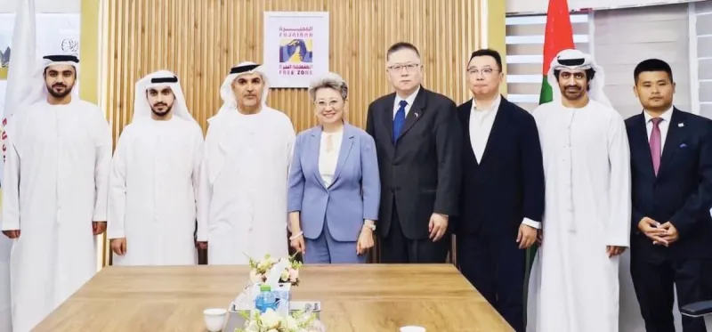 Officials from the Fujairah Free Zone Authority meet with the Chinese Consul General in Dubai to discuss bilateral economic and investment cooperation.