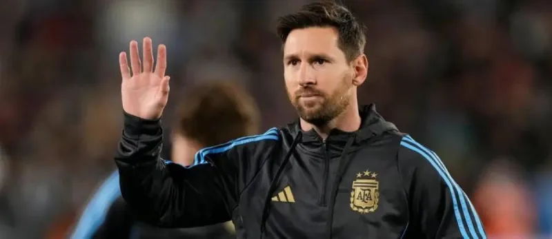 Lionel Messi speaking at a press conference for the Argentine national team camp in the United States.