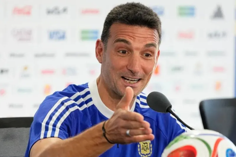 Argentina coach Lionel Scaloni addresses a press conference ahead of his side's 2026 World Cup opening match against Algeria.