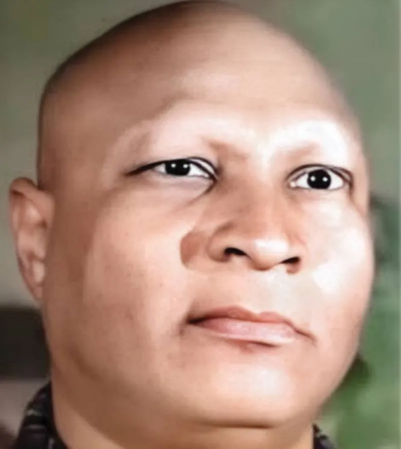 A scene from one of Nasr Seif's films, showing the Egyptian character actor in one of his trademark villainous roles.