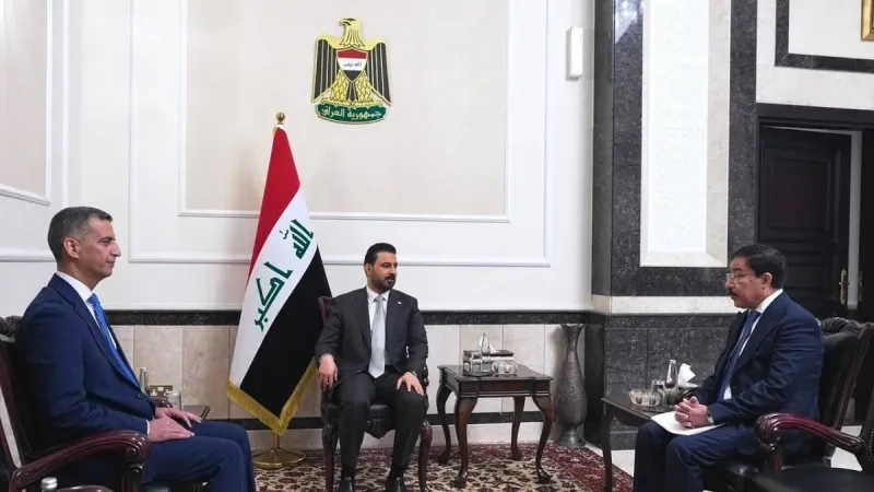 Nizar Nasser Hussein takes over as governor of the Central Bank of Iraq in a formal handover ceremony.