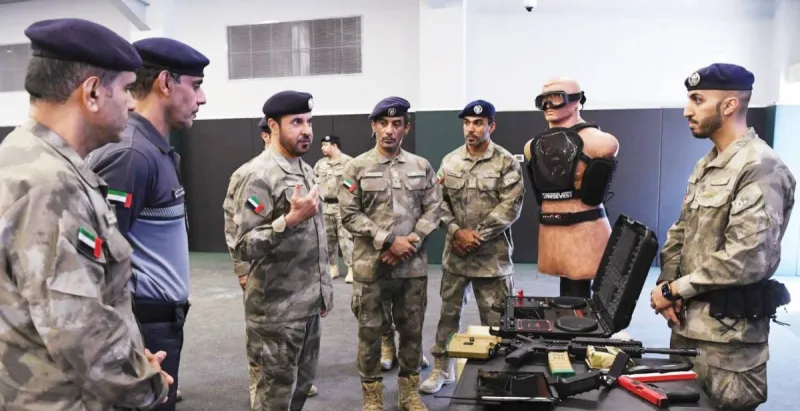 Abu Dhabi Police Commander-General Major General Ahmed Saif bin Zaitoun Al Muhairi visiting the Traffic and Security Patrols Department in the outer regions.