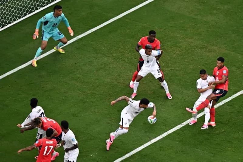 England players in action during their 2026 World Cup group stage match against Panama, which ended 2-0 to the Three Lions.