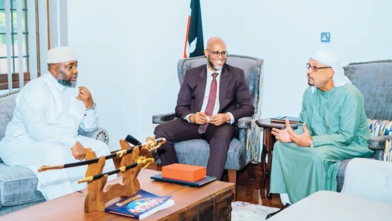 Mohsen Al Ameri, the 'Sana'a' platform's representative in Africa, meeting with economic officials during a business forum in Nairobi, Kenya.