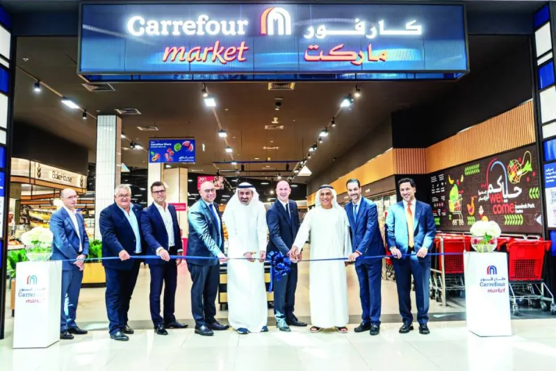 Interior of the new premium Carrefour Market store at Jumeirah Park Centre, featuring the brand's first Bake House Café alongside expanded fresh food and ready-meal sections.