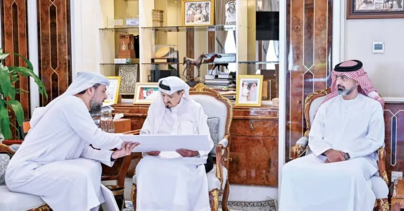 Sheikh Humaid bin Rashid Al Nuaimi, Ruler of Ajman, receiving Dr. Khaled Abdulwahab Al Khajah, Secretary-General of the World Charitable Works Authority, at the Emiri Court.