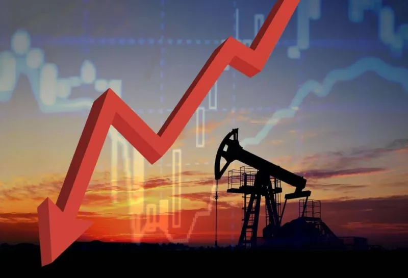 Oil storage tanks and pipeline infrastructure representing the global crude oil market amid US-Iran tensions.