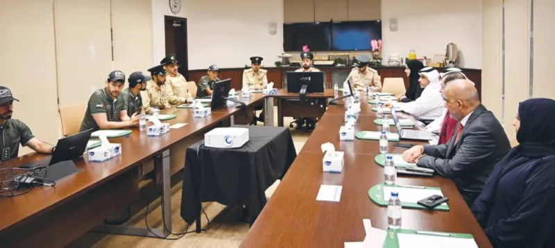 Officials from Dubai Police and Dubai Municipality meet to discuss collaboration on forensic evidence and criminology laboratories.