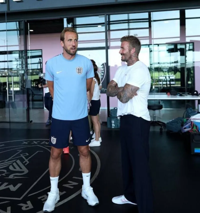 David Beckham meets England captain Harry Kane at the Three Lions' training base at Inter Miami's facilities in Florida during the 2026 World Cup.