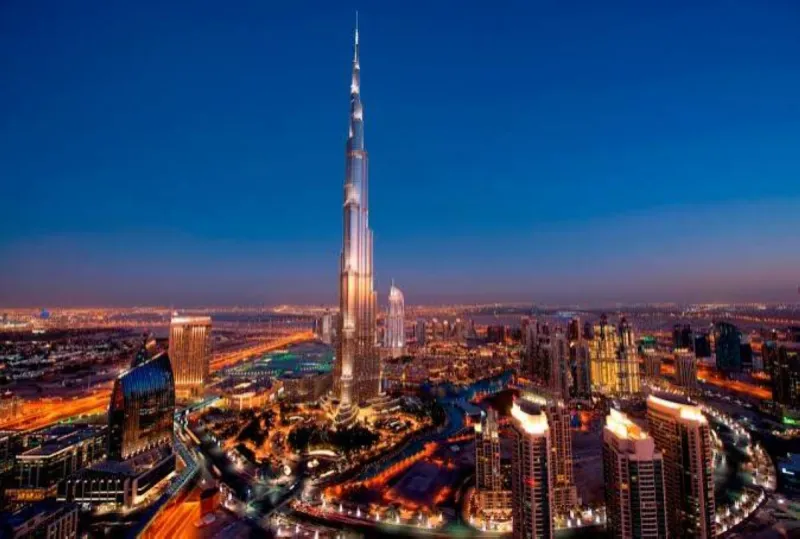 A skyline view illustrating the UAE's economic growth outlook as projected by S&P Global Ratings for 2026.