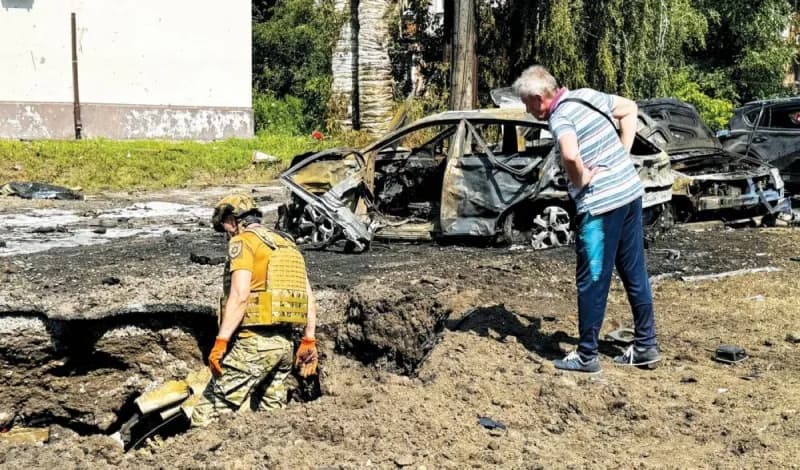 Soldiers in military gear amid the ongoing Russia-Ukraine conflict, reflecting the intensifying battlefield situation and diplomatic efforts to reach a ceasefire.